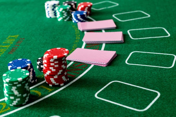Live dealer studio at mawartoto jitu Singapore Pools with multiple camera angles and real-time chat interface